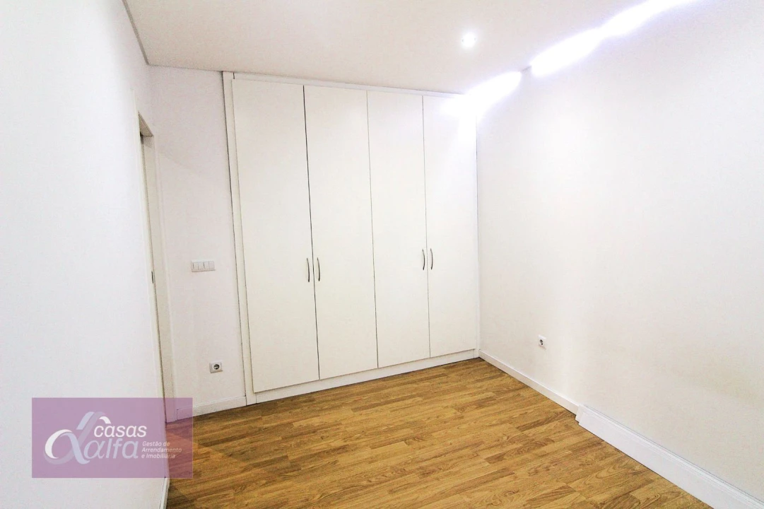 Apartamento T2 para Arrendamento em Leiria, Pousos, Barreira e Cortes Foto 14