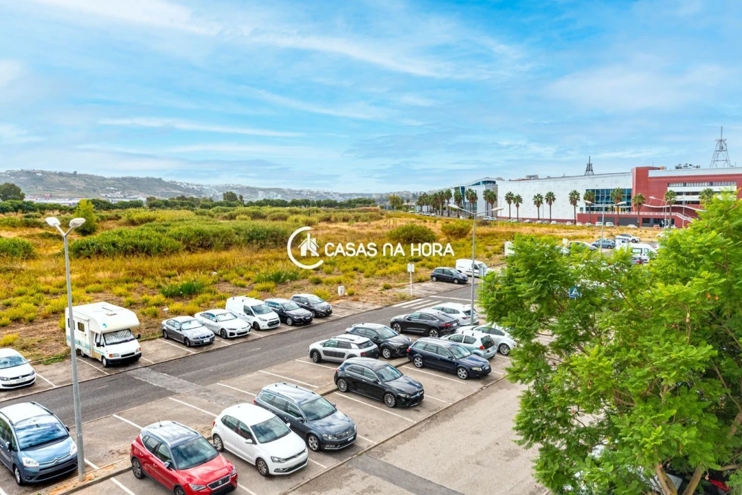 Apartamento T2 para Arrendamento em Loures Foto 16