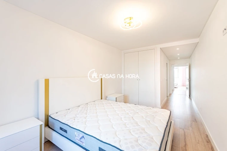 Apartamento T2 para Arrendamento em Loures Foto 13