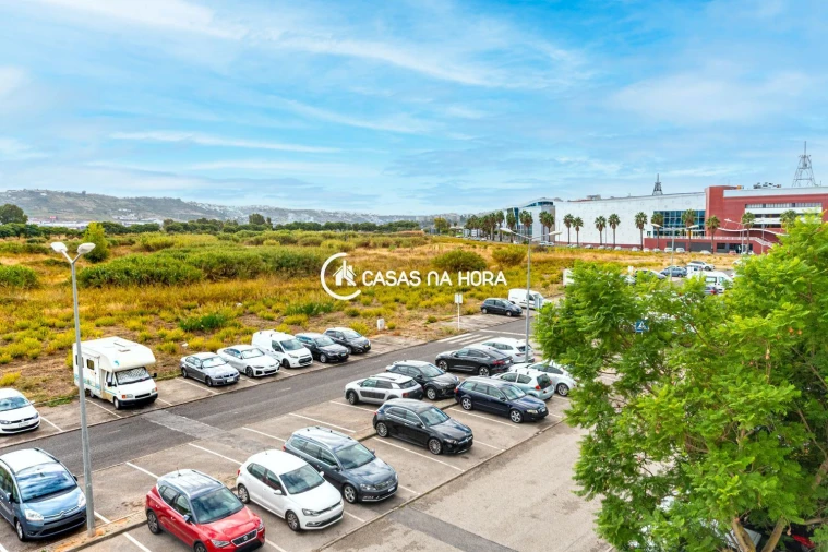 Apartamento T2 para Arrendamento em Loures Foto 16