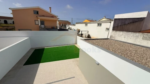 Moradia T4 para Venda em Atouguia da Baleia
