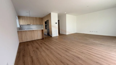 Moradia T4 para Venda em Atouguia da Baleia