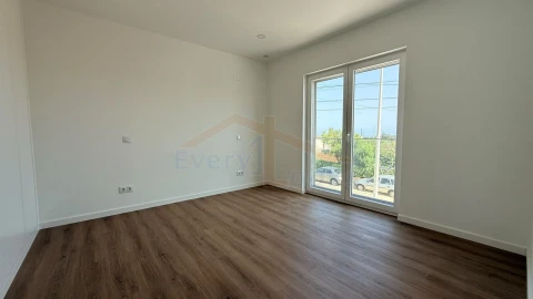 Moradia T4 para Venda em Atouguia da Baleia