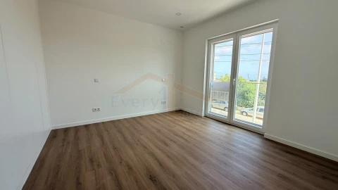 Moradia T4 para Venda em Atouguia da Baleia