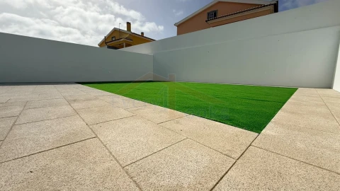 Moradia T4 para Venda em Atouguia da Baleia