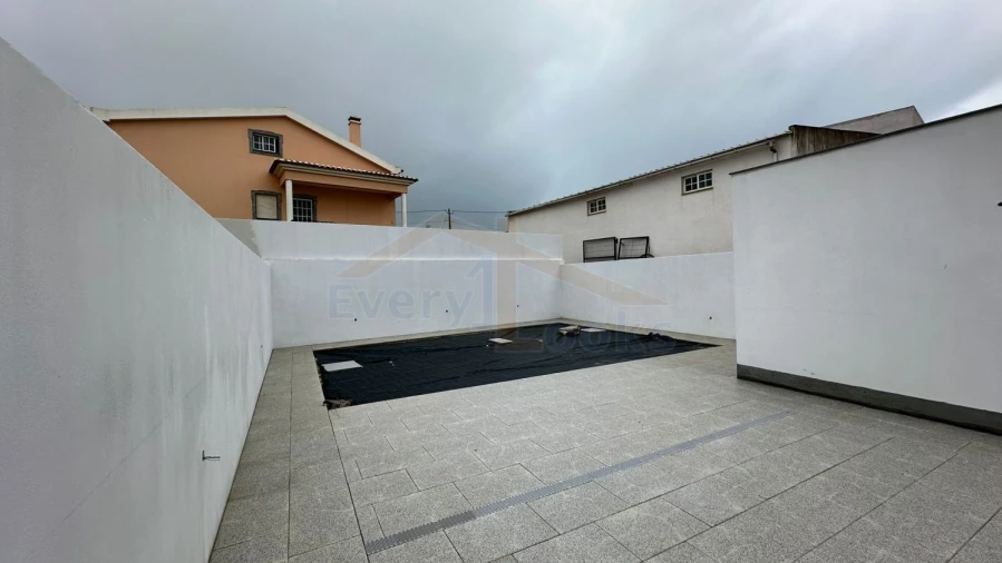 Moradia T4 para Venda em Atouguia da Baleia Foto 7