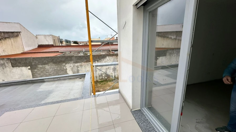 Moradia T4 para Venda em Atouguia da Baleia Foto 17