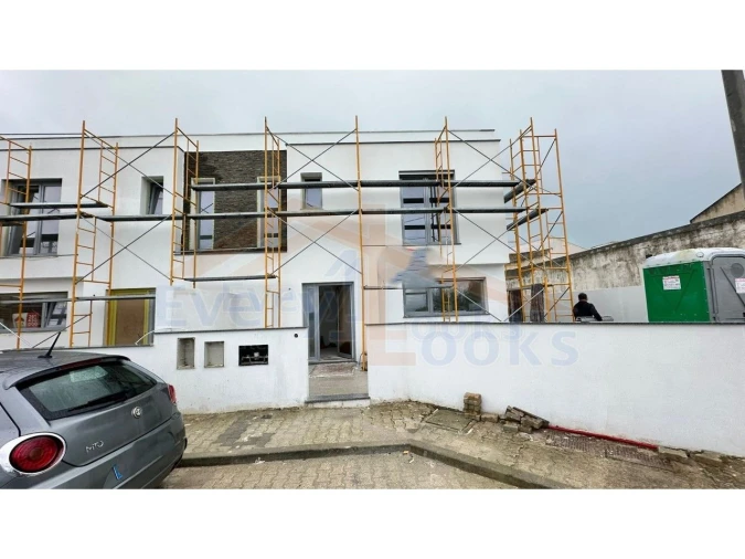 Moradia T4 para Venda em Atouguia da Baleia