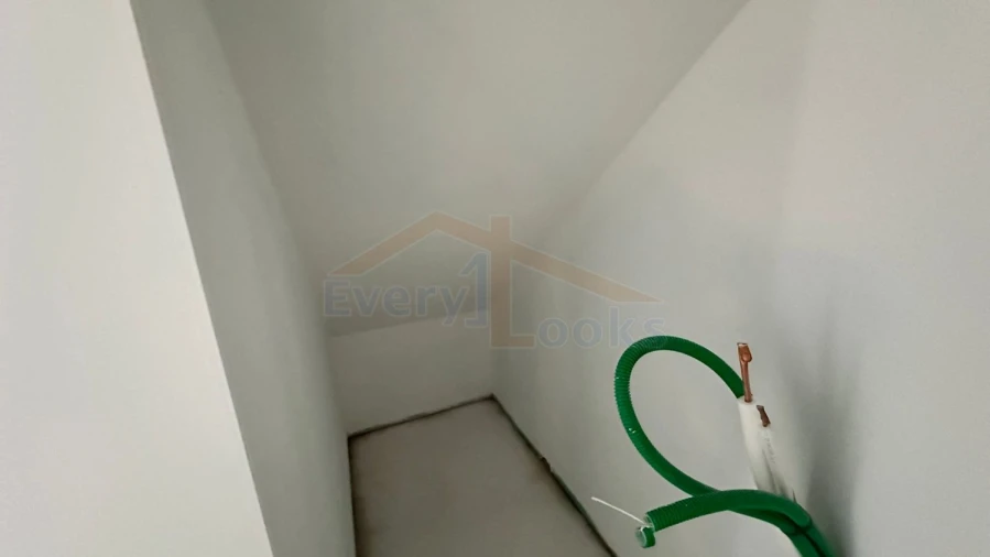 Moradia T4 para Venda em Atouguia da Baleia Foto 11