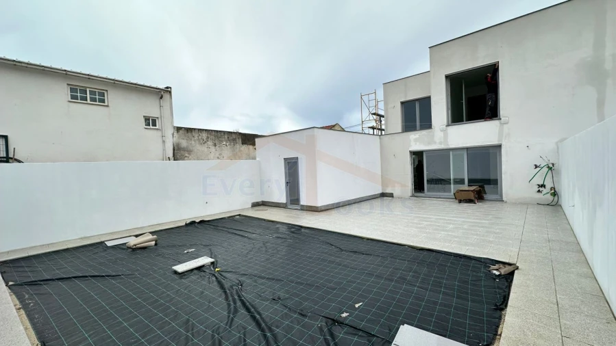 Moradia T4 para Venda em Atouguia da Baleia Foto 5