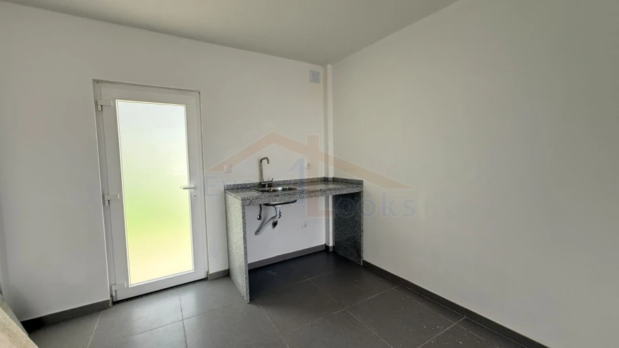 Moradia T4 para Venda em Atouguia da Baleia Foto 51
