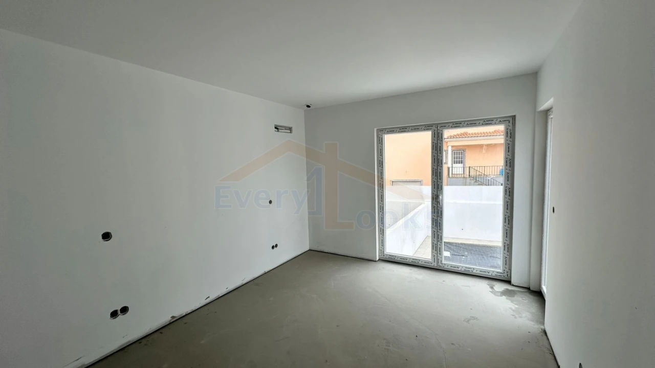 Moradia T4 para Venda em Atouguia da Baleia Foto 23