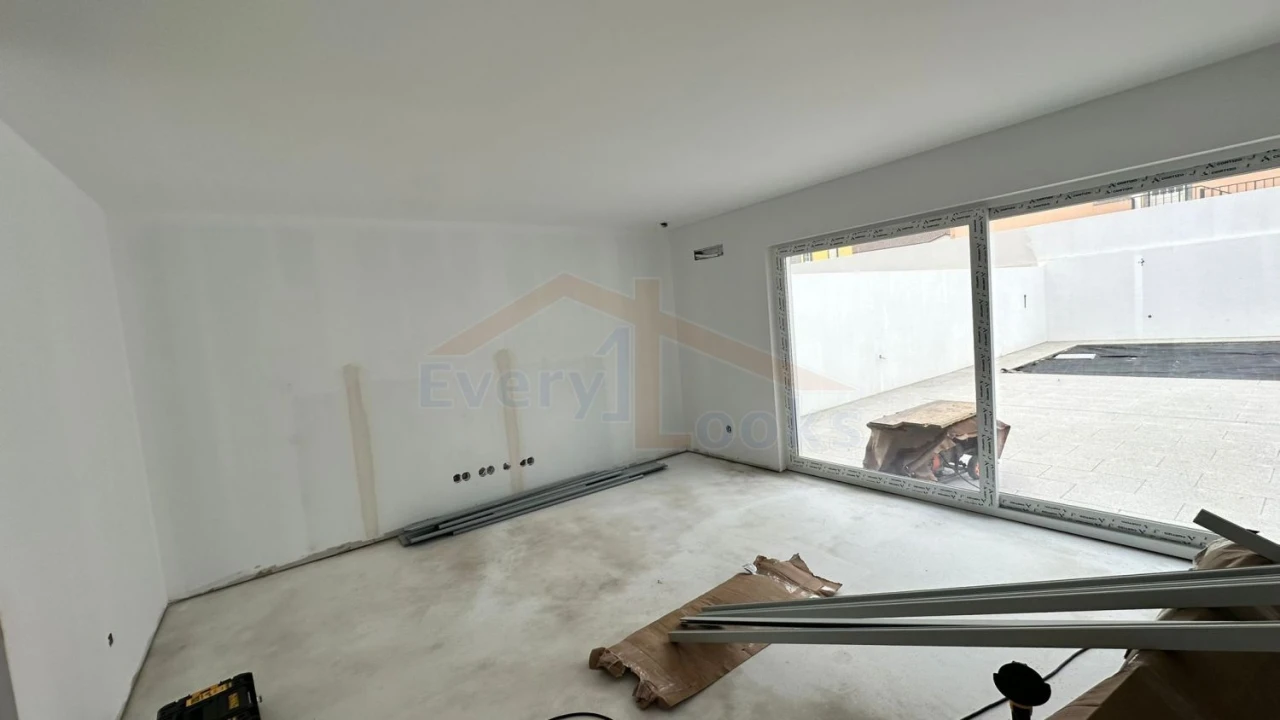 Moradia T4 para Venda em Atouguia da Baleia Foto 9