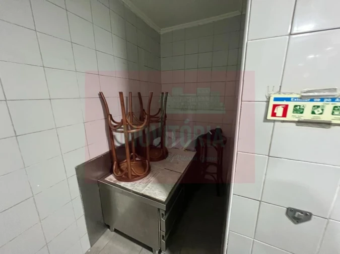 Loja para Trespasse em Santa Maria Maior Foto 13