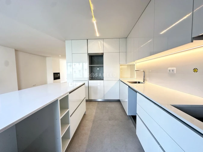 Moradia T3 para Venda em Cidade da Maia Foto 12