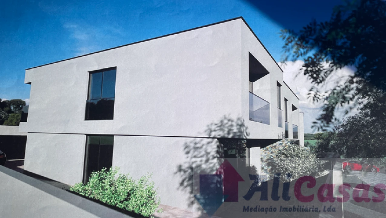 Moradia T3 para Venda em Paços de Brandão Foto 7