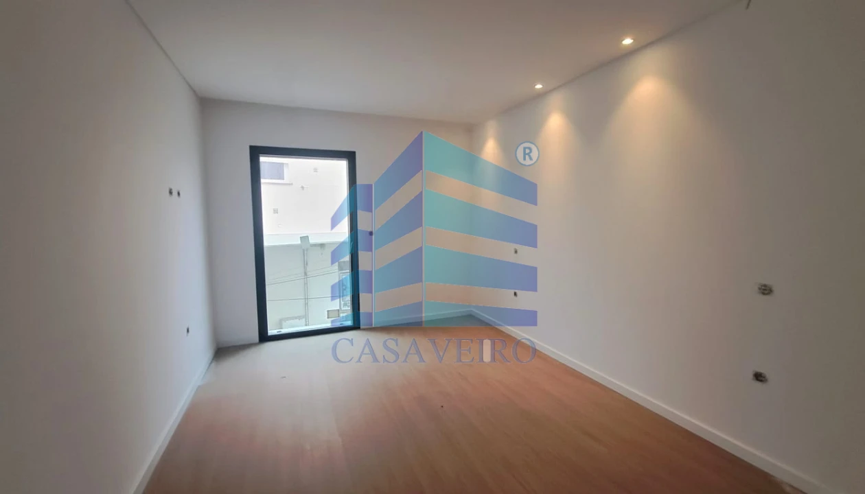 Apartamento T1 para Venda em Esgueira Foto 4