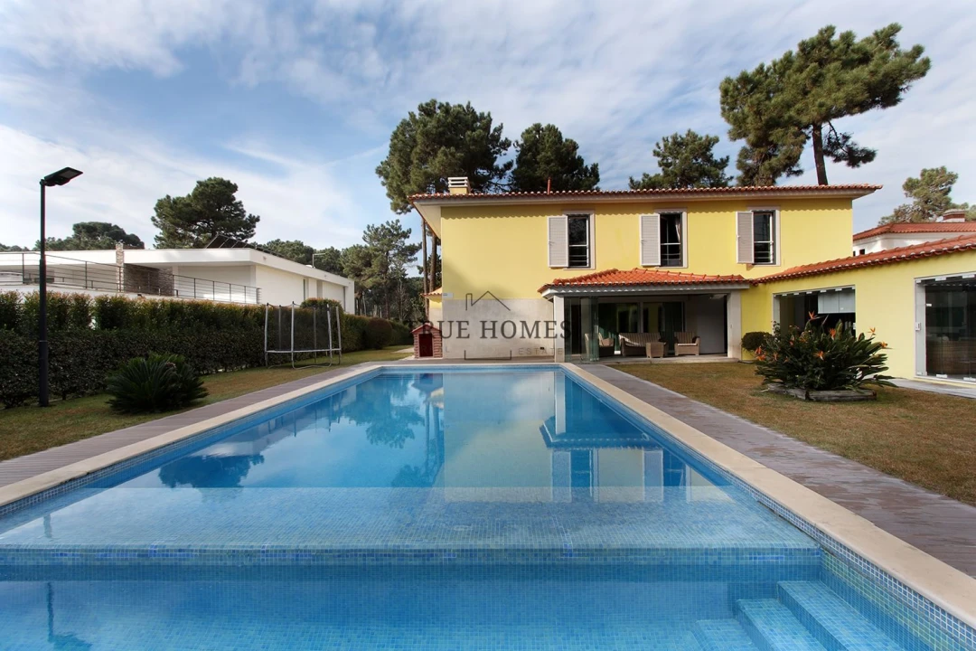 Moradia T5 para Venda em Charneca de Caparica e Sobreda Foto 4