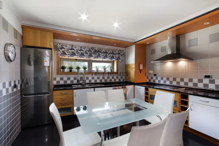 Moradia T5 para Venda em Charneca de Caparica e Sobreda Foto 19