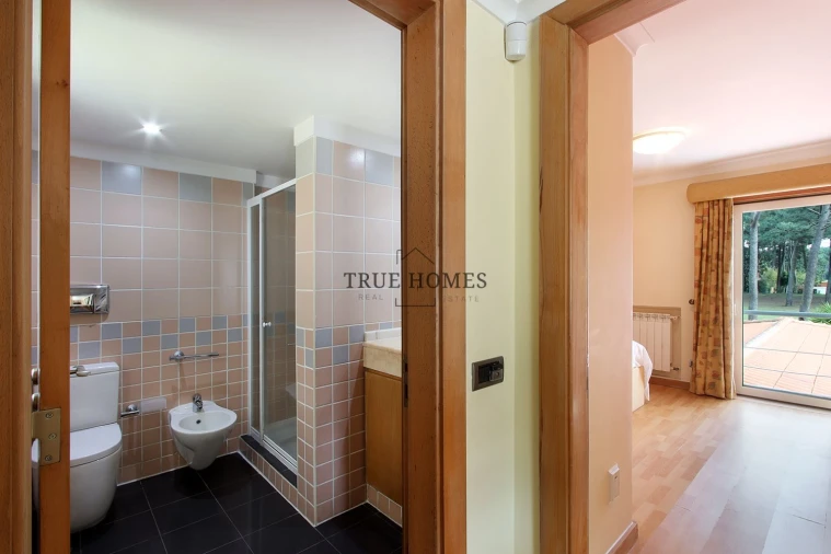 Moradia T5 para Venda em Charneca de Caparica e Sobreda Foto 30