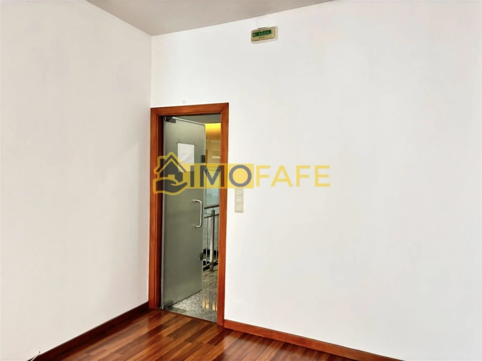 Loja para Venda em Fafe Foto 11