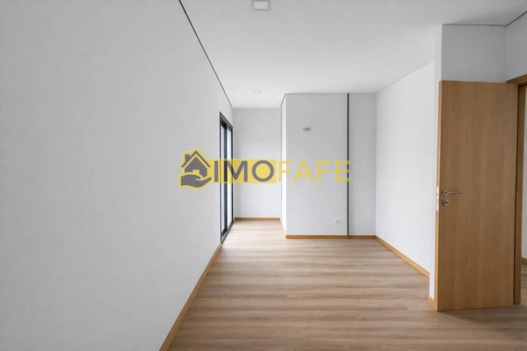 Moradia T5 para Venda em Fafe Foto 27