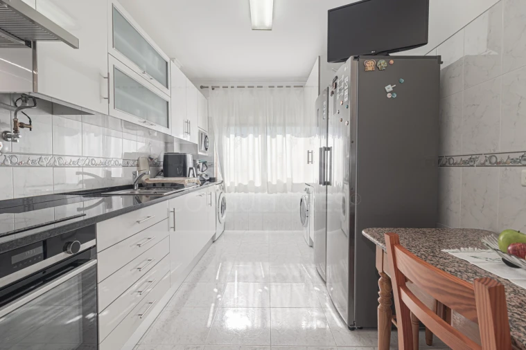 Apartamento T3 para Venda em Agualva e Mira-Sintra Foto 3