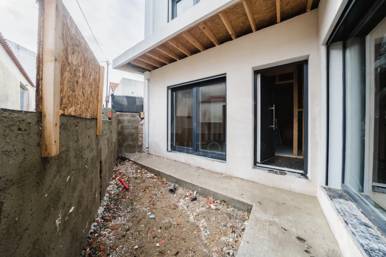 Moradia T3 para Venda em São Bartolomeu dos Galegos e Moledo Foto 5