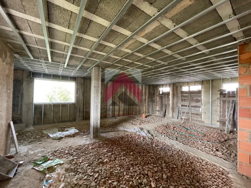 Moradia T3 para Venda em Fermentelos Foto 1