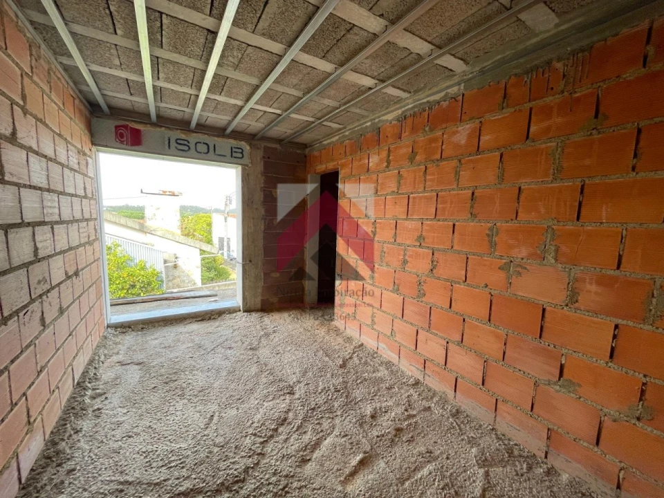 Moradia T3 para Venda em Fermentelos Foto 5