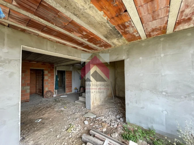 Moradia T3 para Venda em Fermentelos Foto 10