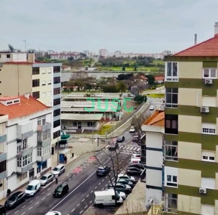 Apartamento T3 para Venda em Amora Foto 2