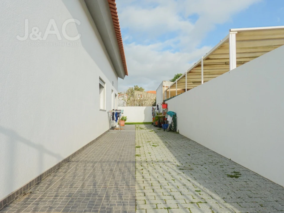 Moradia T4 para Venda em São Domingos de Rana Foto 20