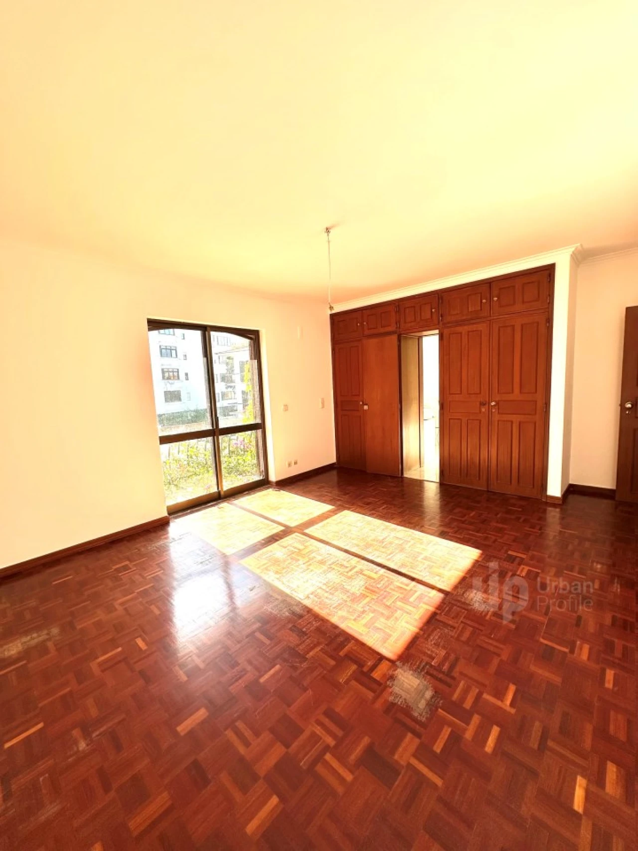 Apartamento T4 para Venda em Carcavelos e Parede Foto 21