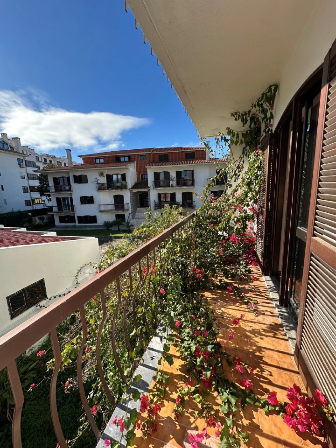 Apartamento T4 para Venda em Carcavelos e Parede Foto 24