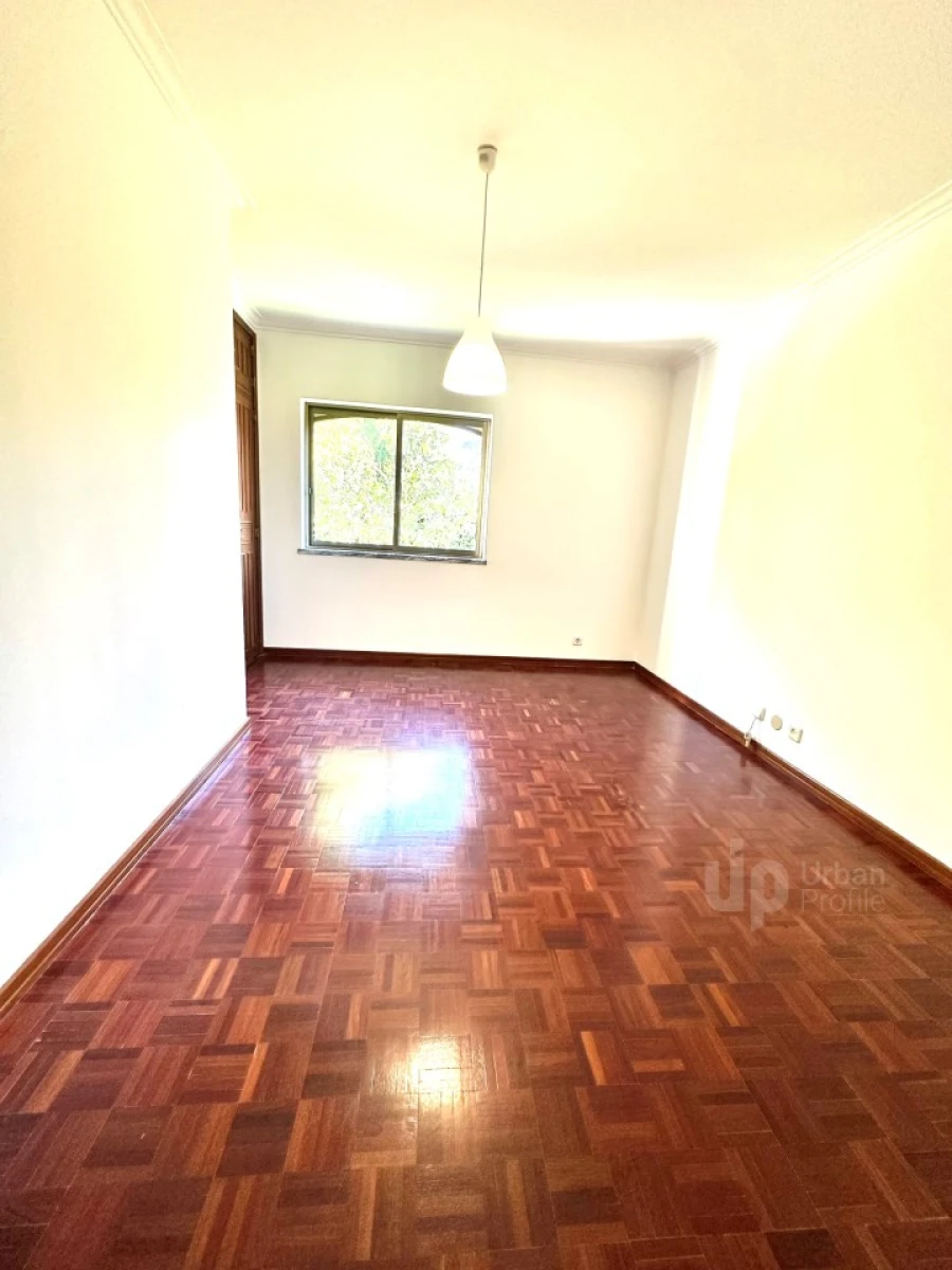 Apartamento T4 para Venda em Carcavelos e Parede Foto 10