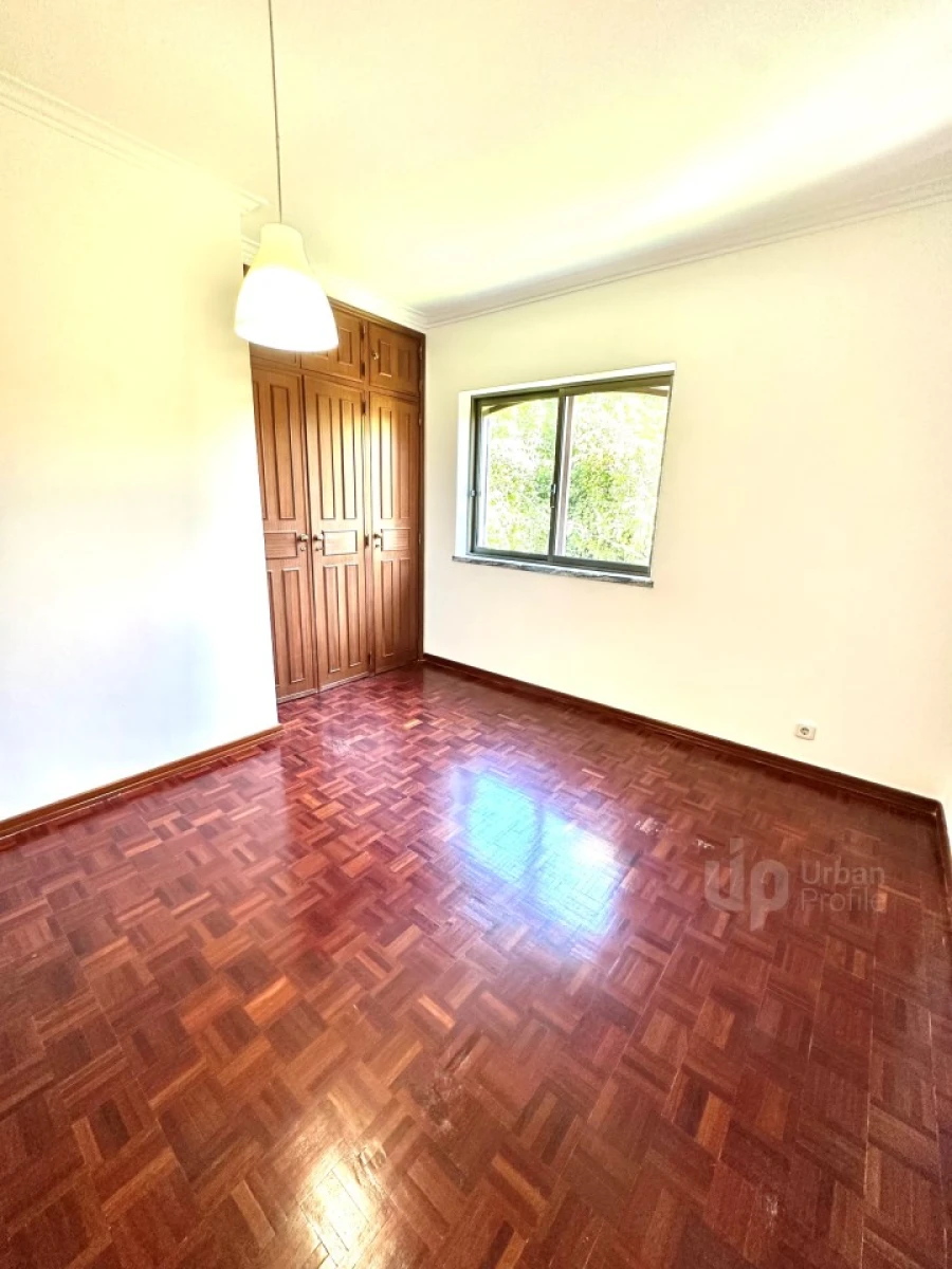 Apartamento T4 para Venda em Carcavelos e Parede Foto 11