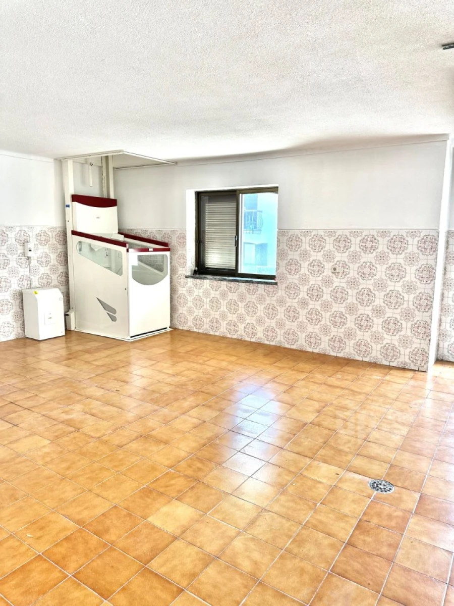 Apartamento T4 para Venda em Carcavelos e Parede Foto 28