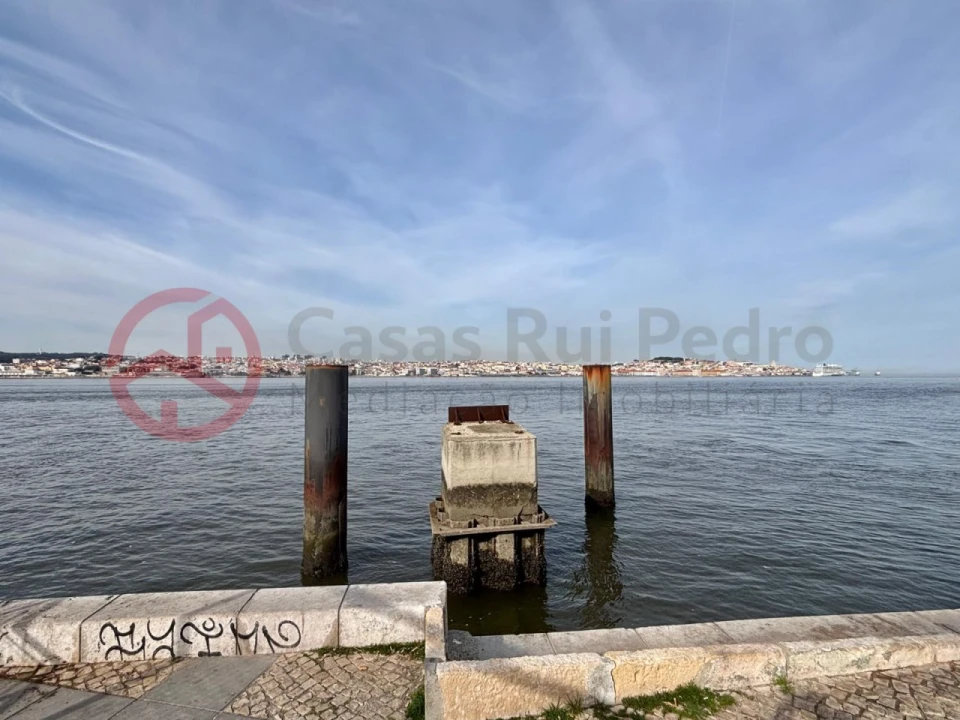 Prédio para Venda em Almada, Cova da Piedade, Pragal e Cacilhas Foto 10