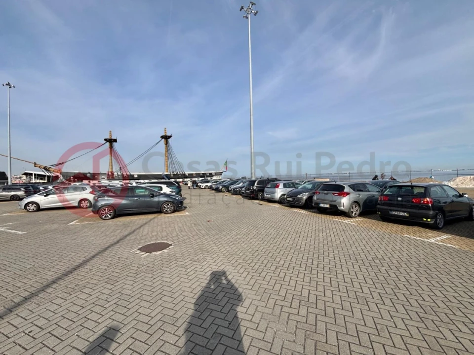 Prédio para Venda em Almada, Cova da Piedade, Pragal e Cacilhas Foto 11
