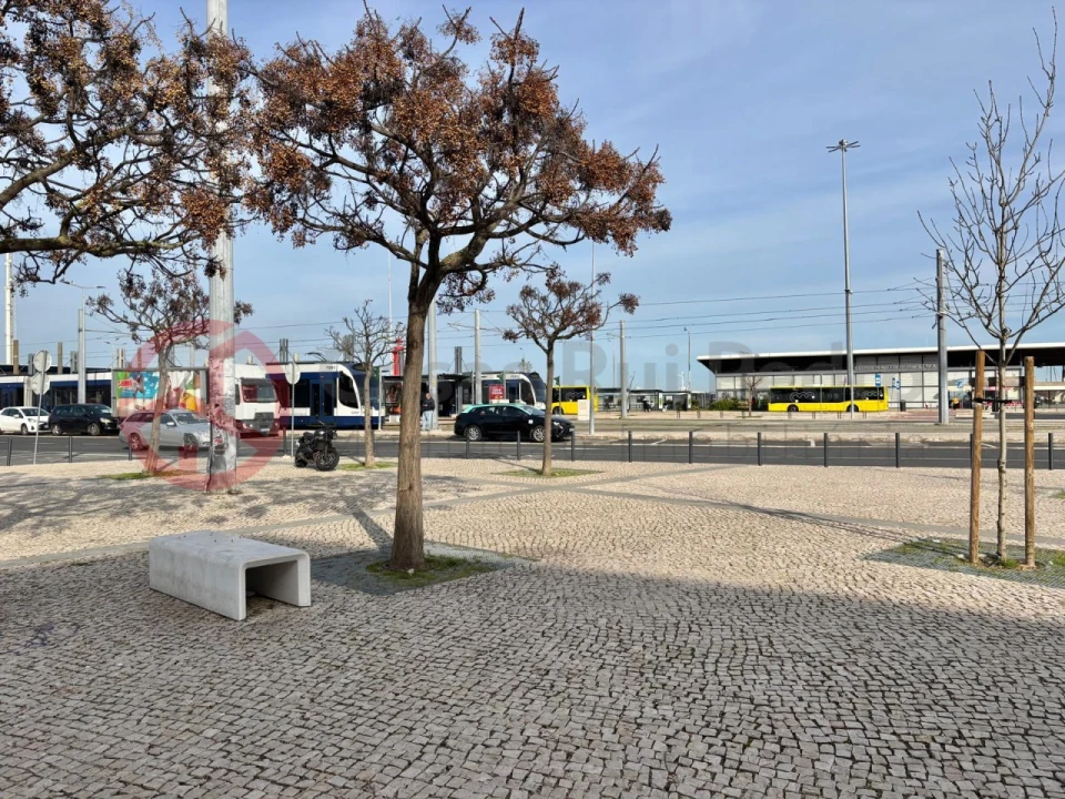 Prédio para Venda em Almada, Cova da Piedade, Pragal e Cacilhas Foto 12