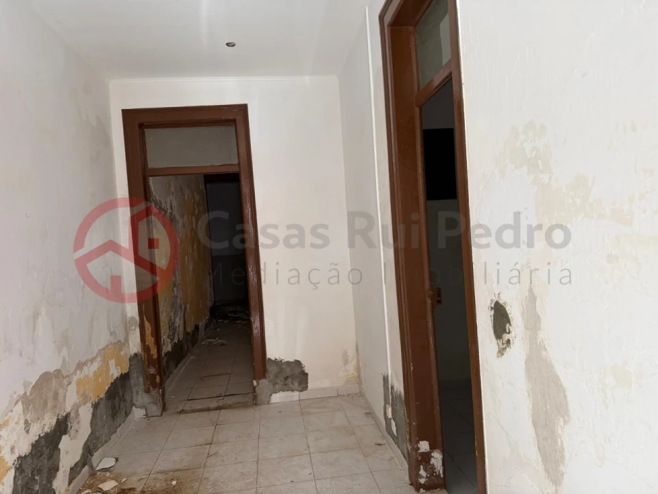 Prédio para Venda em Almada, Cova da Piedade, Pragal e Cacilhas Foto 17