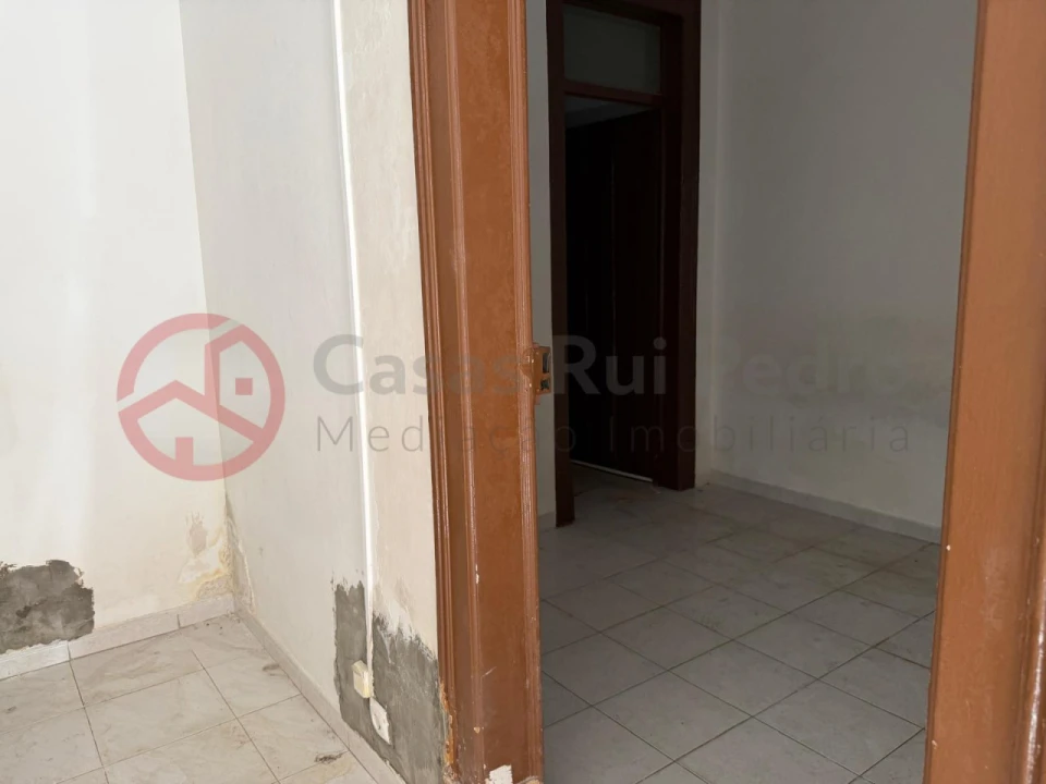 Prédio para Venda em Almada, Cova da Piedade, Pragal e Cacilhas Foto 18