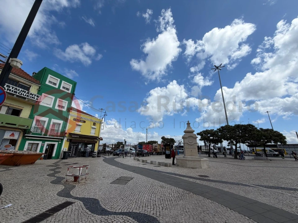 Prédio para Venda em Almada, Cova da Piedade, Pragal e Cacilhas Foto 33