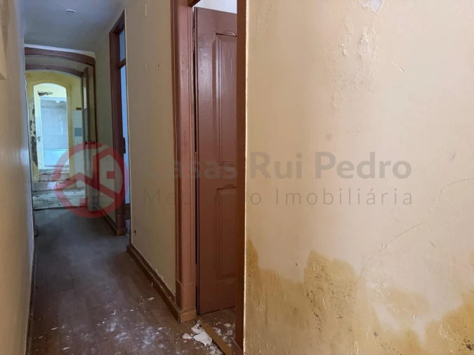 Prédio para Venda em Almada, Cova da Piedade, Pragal e Cacilhas Foto 11