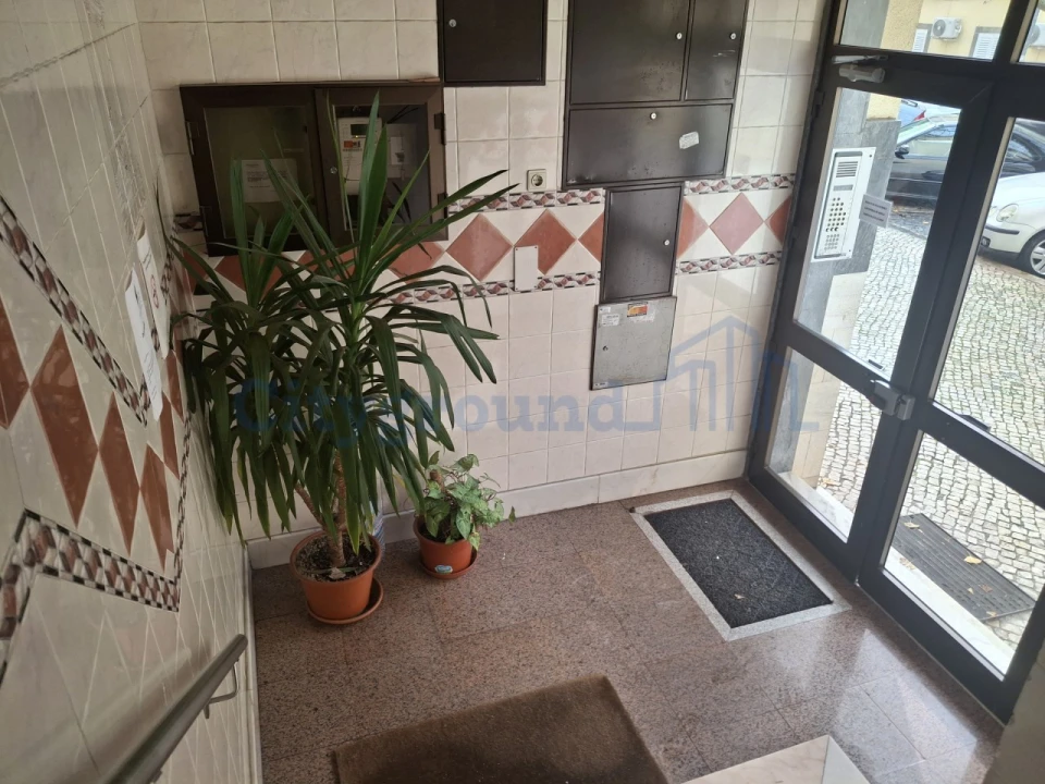 Apartamento T1 para Venda em Cacém e São Marcos Foto 3