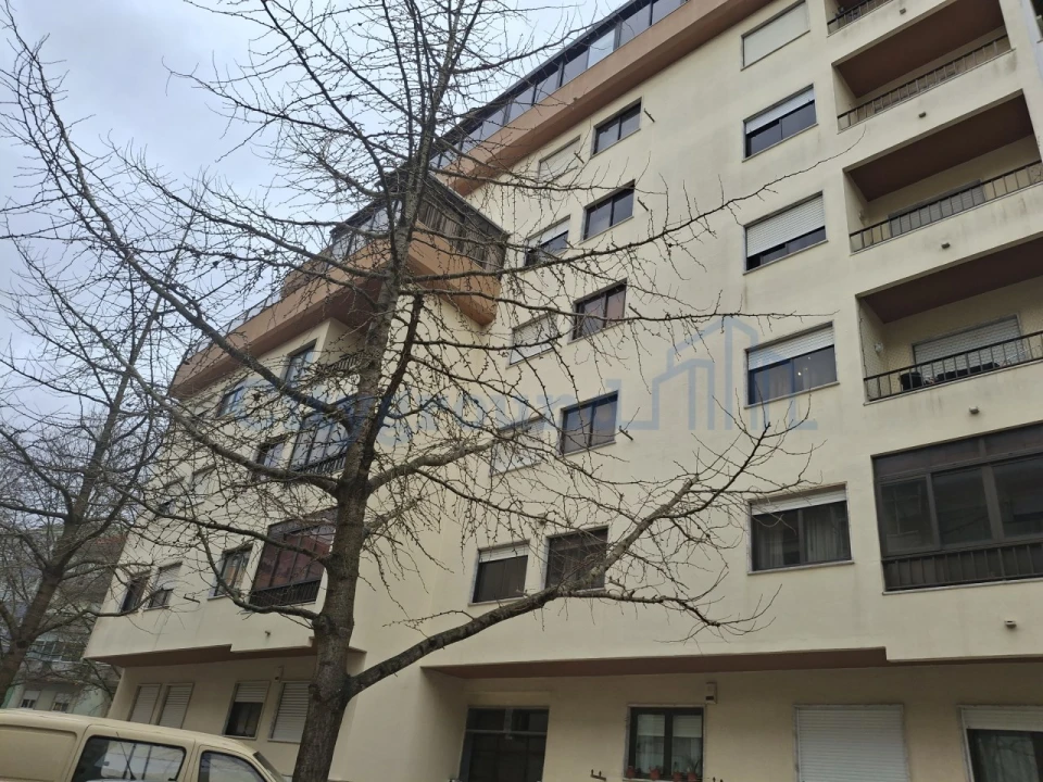 Apartamento T1 para Venda em Cacém e São Marcos Foto 1