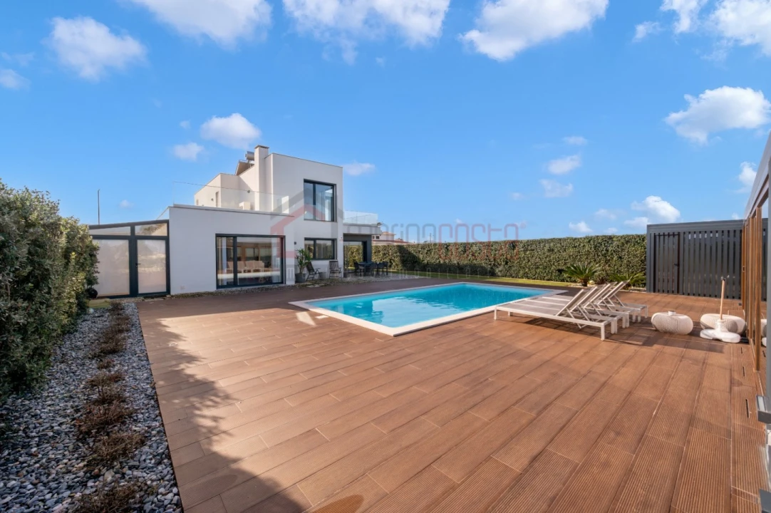 Moradia T3 para Venda em Atouguia da Baleia Foto 10