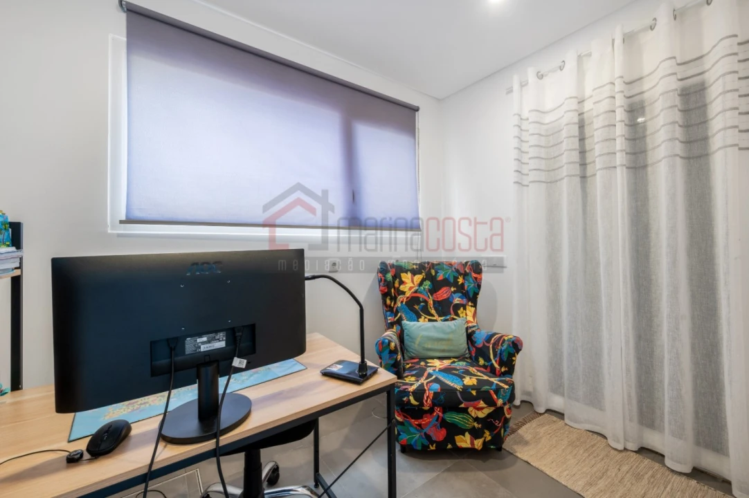 Moradia T3 para Venda em Atouguia da Baleia Foto 29