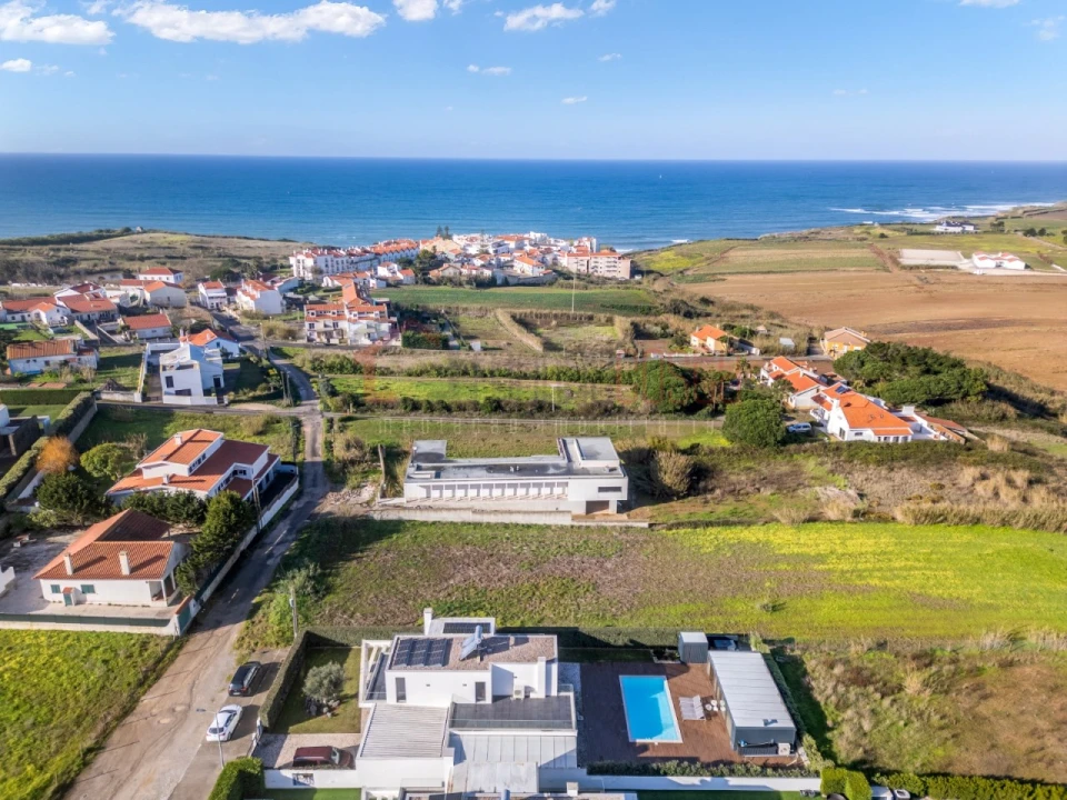 Moradia T3 para Venda em Atouguia da Baleia Foto 46